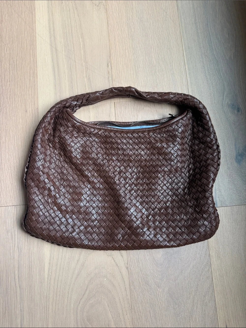 Bottega Veneta Veneta Hobo Intrecciato Bag, Choc Brown, Medium Lambskin Leather